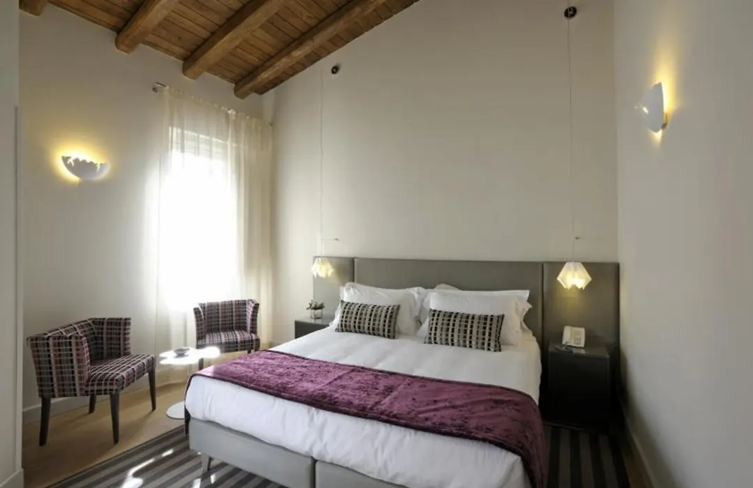 Trevi Palace Luxury Inn-1